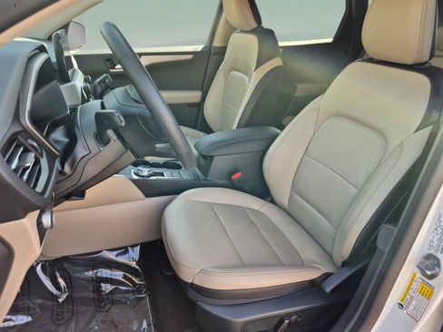 Used 2020 Ford Escape SEL FWD image 19