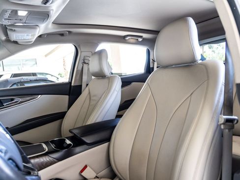 Used 2018 Lincoln MKX Reserve FWD image 18