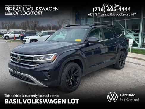 Used 2023 Volkswagen Atlas SE w/ Panoramic Sunroof Package image 1