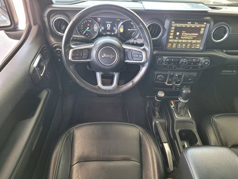 Used 2023 Jeep Wrangler Unlimited Sahara w/ Cold Weather Group AWD/4WD image 8