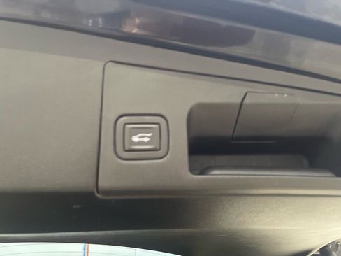 Used 2023 Cadillac XT5 Premium Luxury image 21