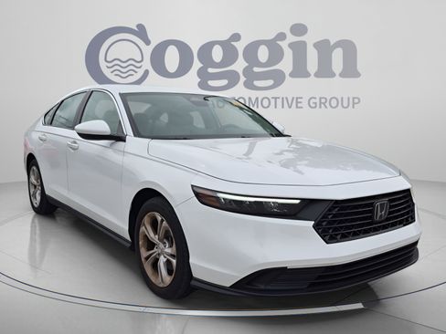 Certified 2025 Honda Accord LX image 8