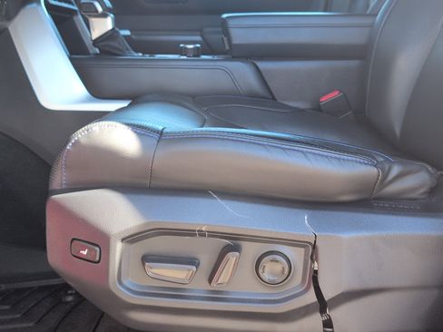 Used 2022 Toyota Tundra Platinum w/ Advanced Package image 10