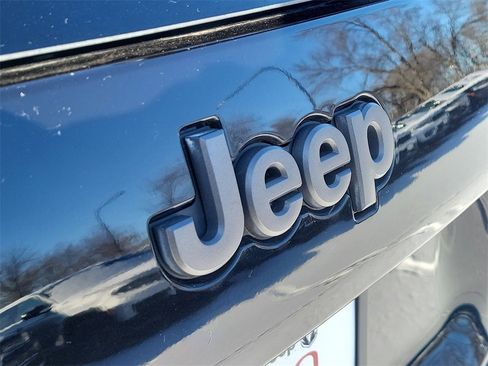 Certified 2020 Jeep Cherokee Trailhawk w/ Comfort/Convenience Group image 6