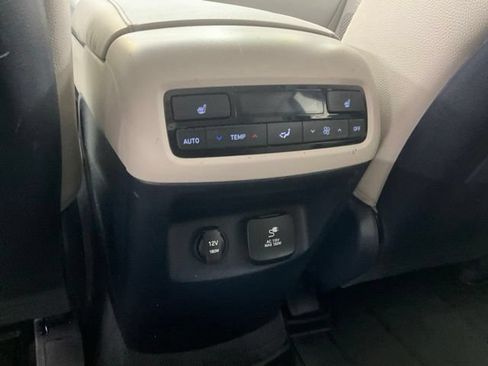 Used 2020 Hyundai Palisade SEL w/ Premium Package FWD image 17