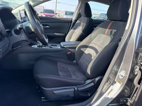 Used 2025 Nissan Sentra SR FWD image 15