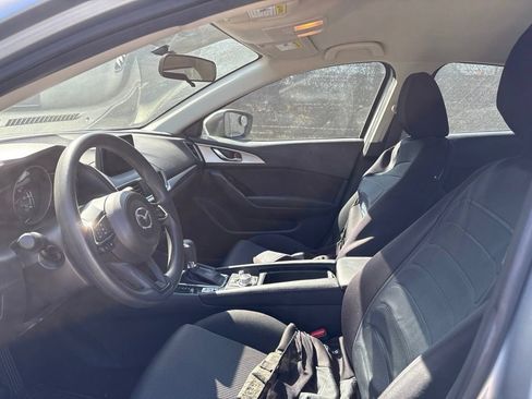 Used 2017 MAZDA MAZDA3 Sport FWD image 11