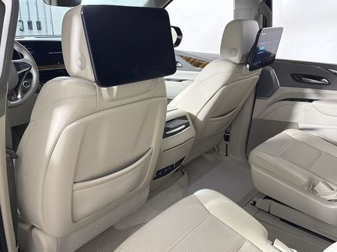 Used 2024 Cadillac Escalade Sport Platinum AWD/4WD image 40