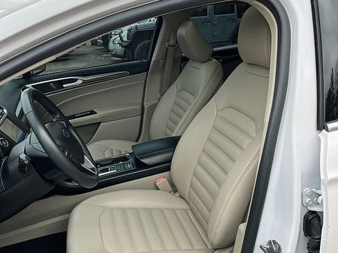 Used 2020 Ford Fusion SEL image 9