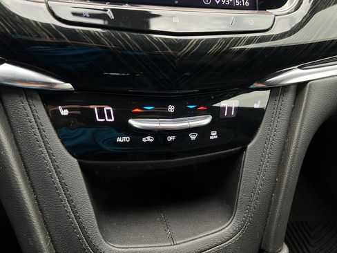 Used 2020 Cadillac XT6 Premium Luxury FWD image 18