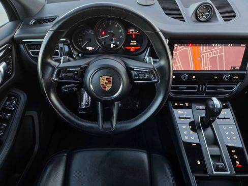 Used 2024 Porsche Macan image 12