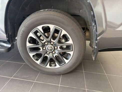 Used 2024 Toyota Sequoia Limited w/ Tow Technology Package AWD/4WD image 19
