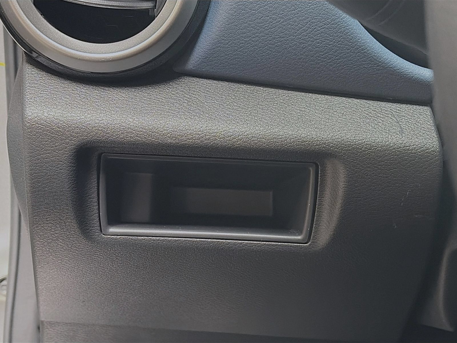 Used 2025 Nissan Versa SV FWD image 10