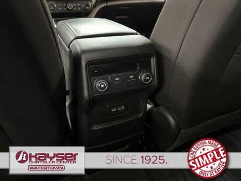 Used 2022 GMC Acadia SLE w/ LPO, Floor Liner Package AWD/4WD image 37