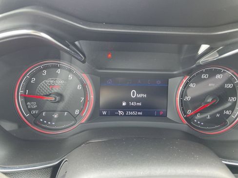 Used 2022 Chevrolet TrailBlazer RS w/ Technology Package image 2