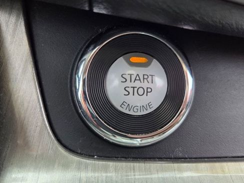 Used 2018 Nissan Murano SV image 24