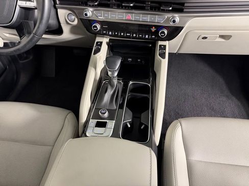 Used 2025 Kia Telluride S image 16