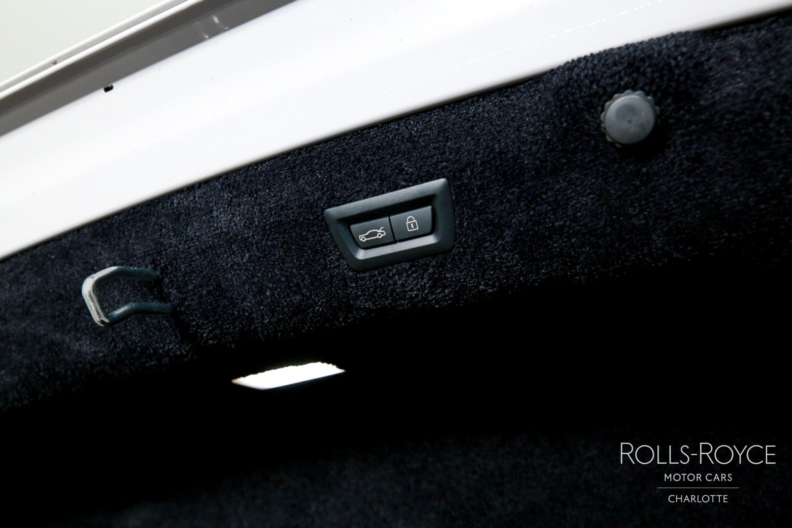 Used 2024 Rolls-Royce Phantom Sedan w/ The Phantom Package RWD image 27