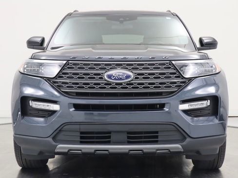 Used 2022 Ford Explorer XLT w/ Equipment Group 202A AWD/4WD image 8