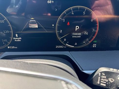 Used 2025 INFINITI QX80 Sensory image 11