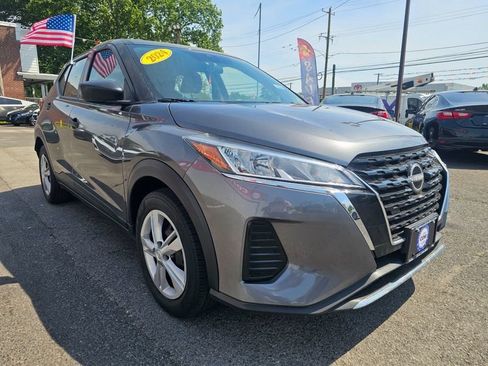 Used 2024 Nissan Kicks S FWD image 3