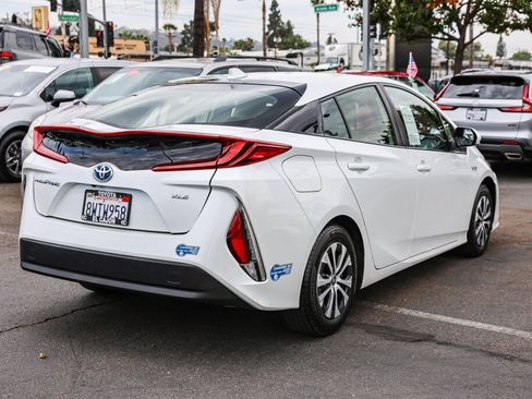 Certified 2021 Toyota Prius Prime XLE FWD image 26