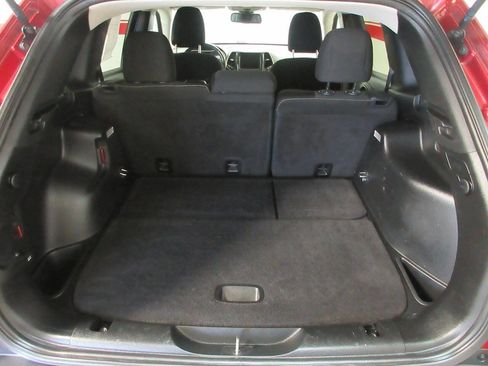 Used 2016 Jeep Cherokee Latitude w/ Cold Weather Group image 21