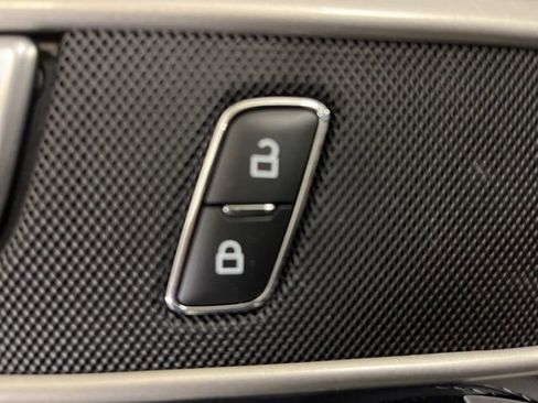 Used 2023 Ford Explorer XLT w/ Equipment Group 202A image 11