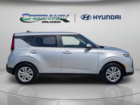 Used 2020 Kia Soul LX FWD image 9