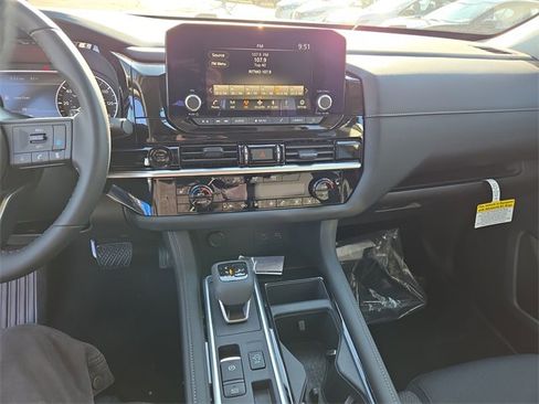 New 2025 Nissan Pathfinder SV w/ Black Appearance Package image 23