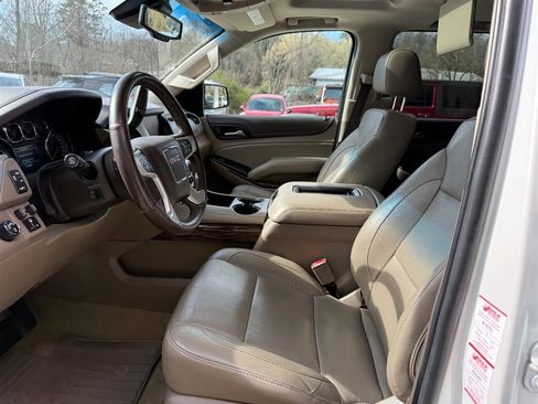 Used 2018 GMC Yukon XL SLT w/ Open Road Package image 9