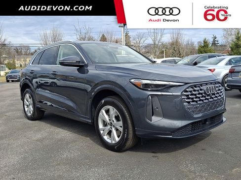 Used 2025 Audi Q5 Premium w/ Convenience Package image 1