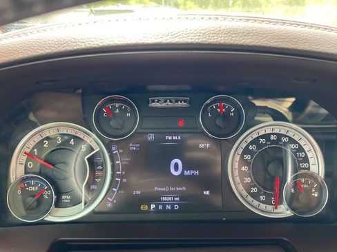 Used 2015 RAM 2500 Laramie w/ Convenience Group AWD/4WD image 28