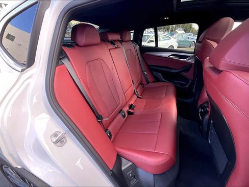 Used 2024 BMW X4 xDrive30i w/ Premium Package image 30