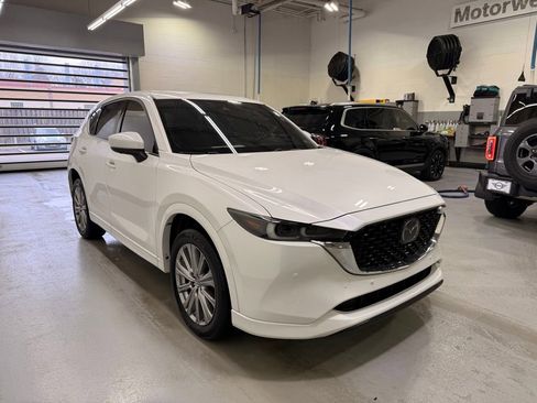 Used 2023 MAZDA CX-5 Signature image 7