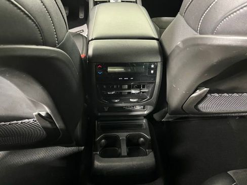 Used 2023 Jeep Grand Cherokee L Laredo image 39