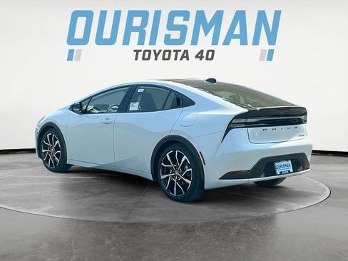 New 2025 Toyota Prius Plug-In Hybrid image 4