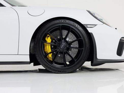 Used 2018 Porsche 911 GT3 RWD image 13