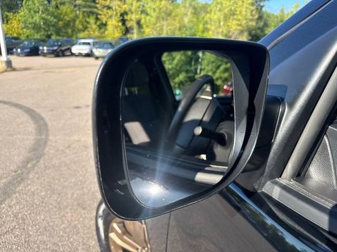 Used 2024 Nissan Titan SV w/ SV Bronze Edition Package image 16