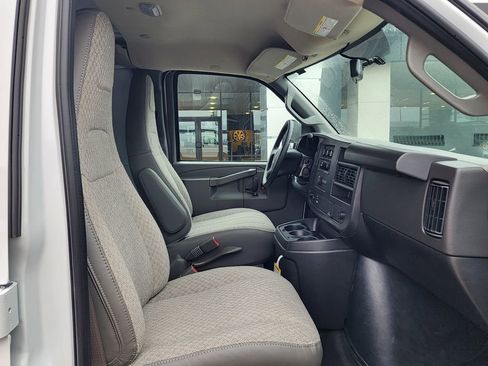 New 2026 GMC Savana 2500 RWD image 36