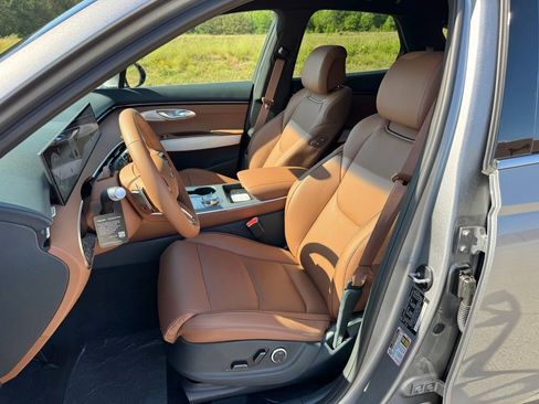 New 2026 Genesis GV70 2.5T Advanced AWD/4WD image 18