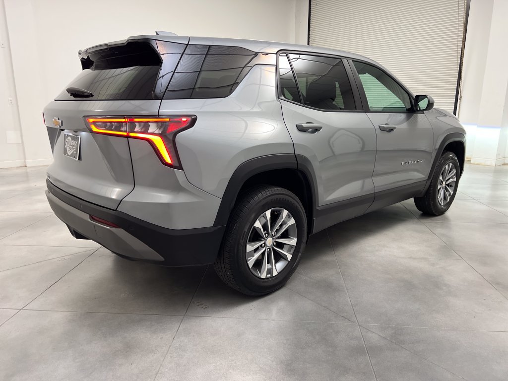 Used 2025 Chevrolet Equinox LT FWD image 9