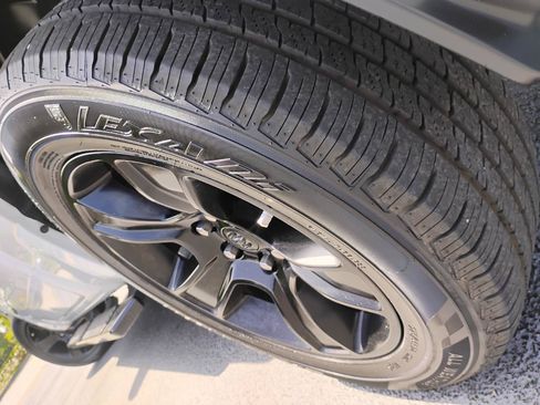 Used 2022 RAM 1500 Big Horn AWD/4WD image 4