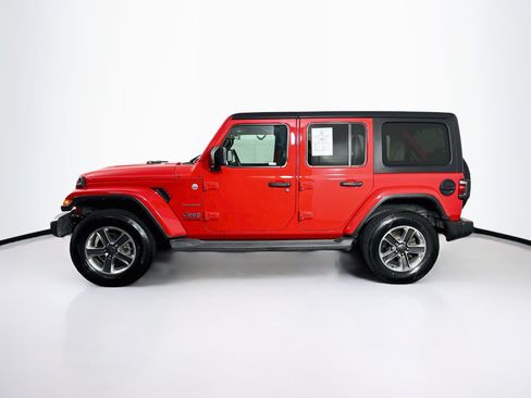 Used 2021 Jeep Wrangler Unlimited Sahara AWD/4WD image 4