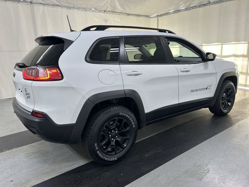 Used 2022 Jeep Cherokee Latitude AWD/4WD image 2
