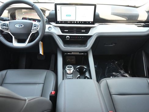 New 2025 Ford Explorer Active w/ Active Comfort Package image 33
