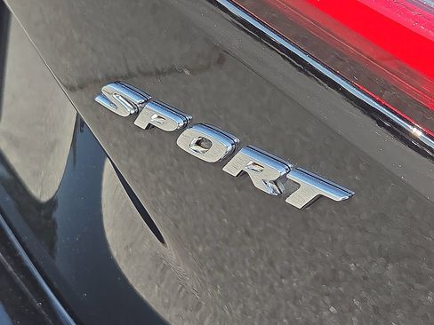 Used 2024 Honda Civic Sport image 8