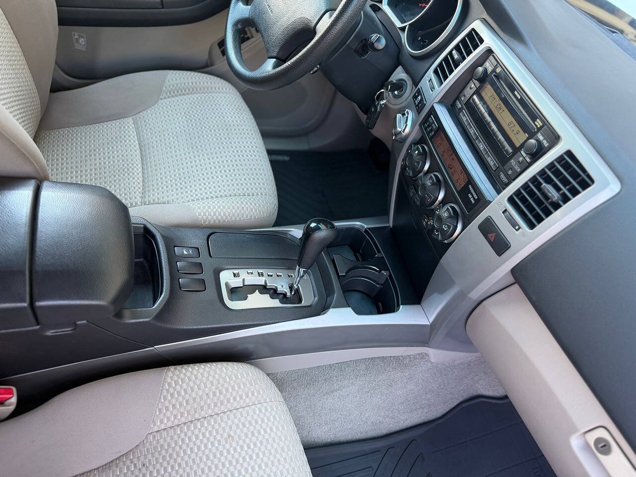Used 2007 Toyota 4Runner SR5 AWD/4WD image 71