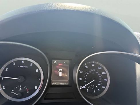 Used 2017 Hyundai Santa Fe SE AWD/4WD image 13