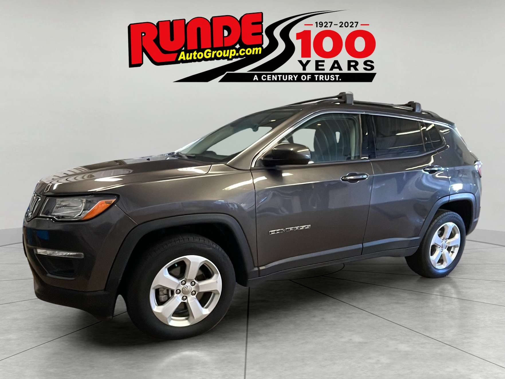 Used 2018 Jeep Compass Latitude w/ Popular Equipment Group AWD/4WD image 1